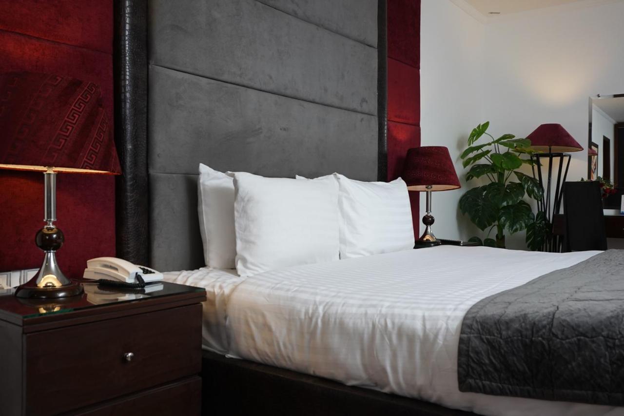 Hotel Oban Lahore Luaran gambar