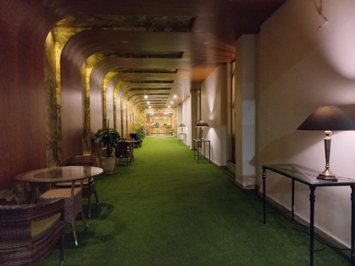 Hotel Oban Lahore Luaran gambar